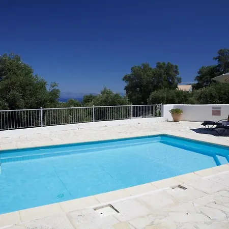 Kristina 2br Nr W Seaview And Pool