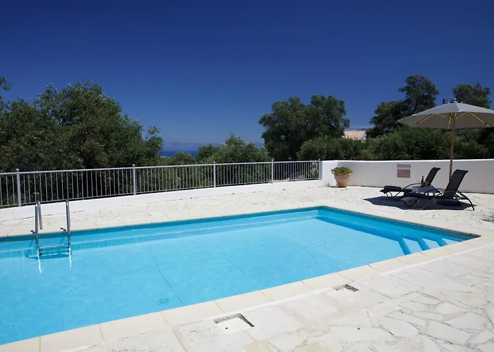 Kristina 2br Nr W Seaview And Pool